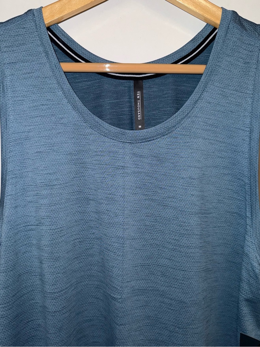 🏋️Ten Thousand NWT Interval High Performance Tank in "Bluefin" - Picture 2 of 12